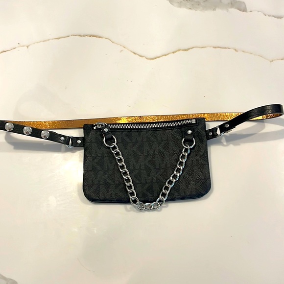 Michael Kors Vegan Leather Signature Waist pack/belt bag/worn XBody with chain - Picture 2 of 12